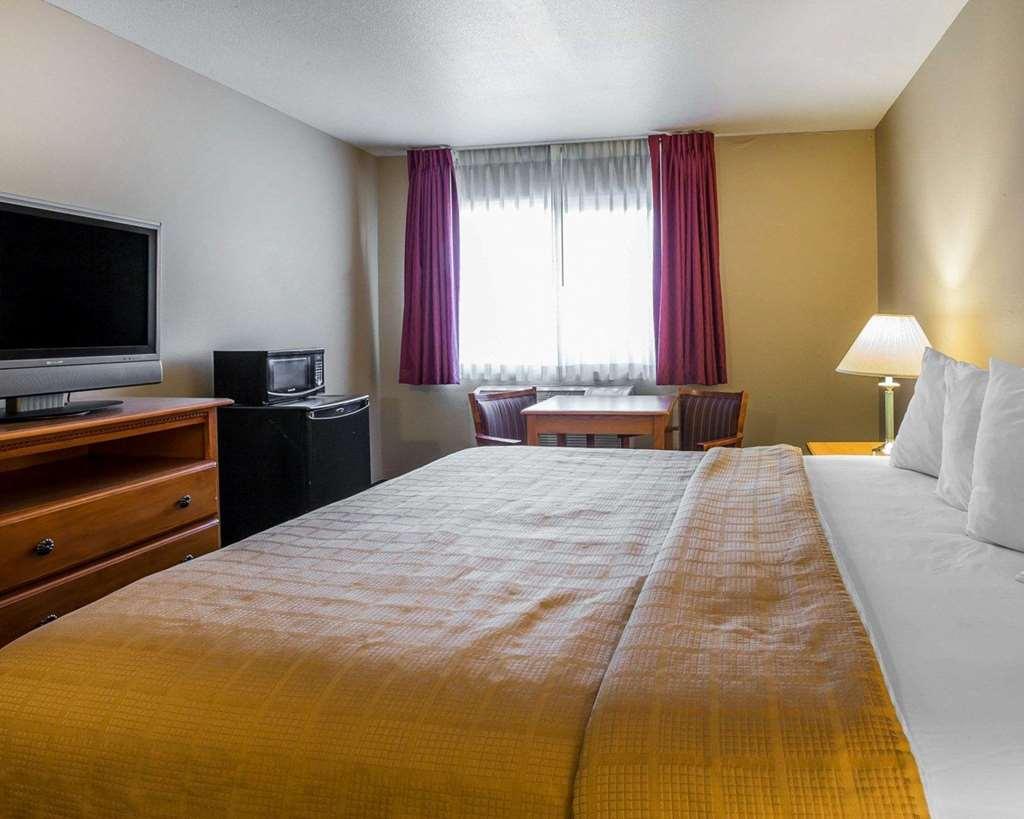 Quality Inn Tracy I-205 Room photo