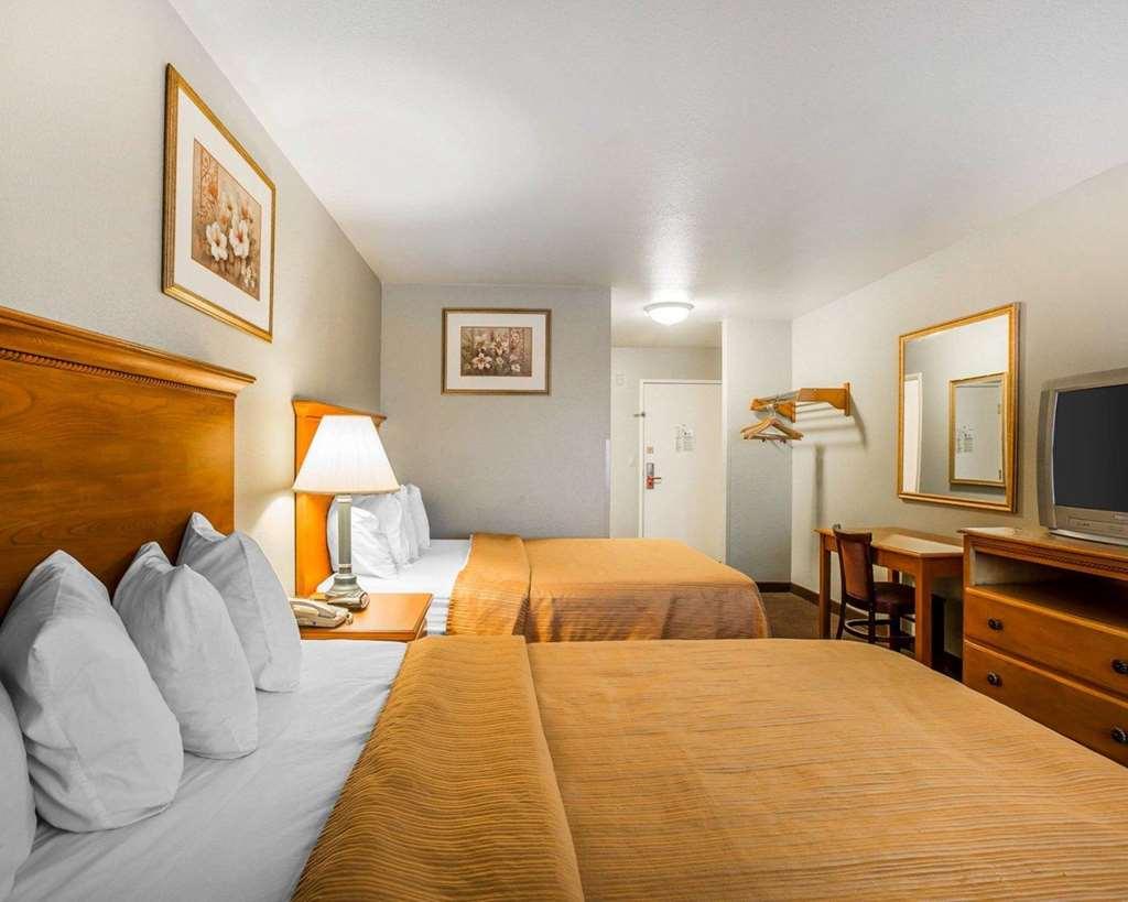 Quality Inn Tracy I-205 Room photo