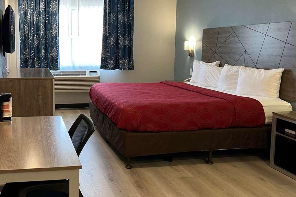 Quality Inn Tracy I-205 Room photo